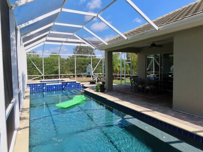Foto del edificio - FURNISHED 3/2 & HEATED POOL -   RENTAL IN ROSEDALE COUNTRY CLUB!!