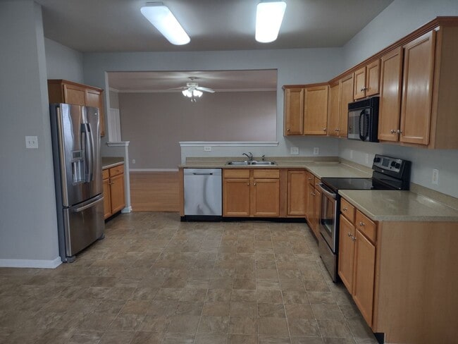 Building Photo - Beautiful Home located in the Badin Villag...