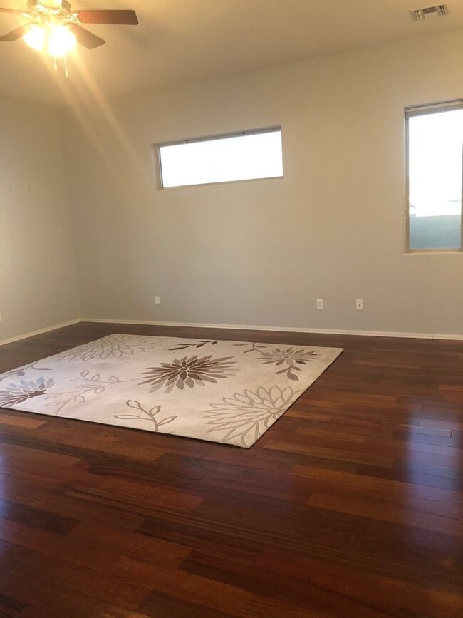 Building Photo - 4 Bedroom 2 Bath in Granville