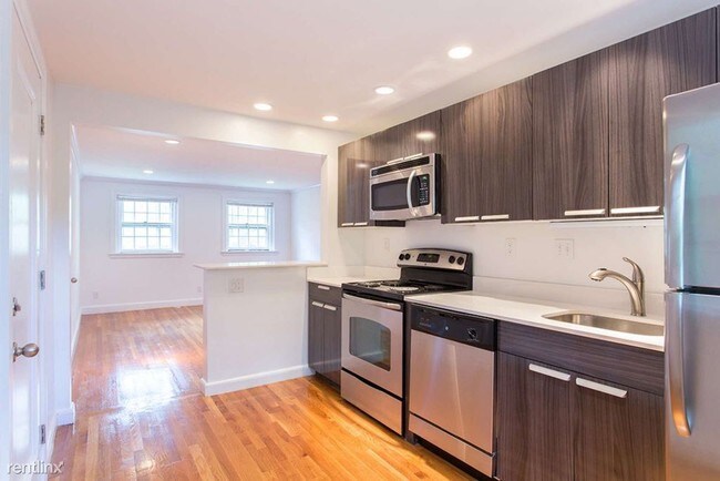 Foto del edificio - 2 br, 1 bath  - 75 Wyman St Apt 4