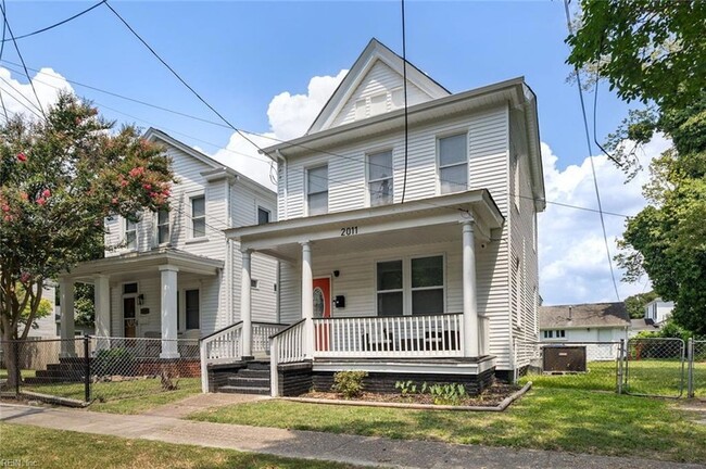 Building Photo - 2011 Lansing Ave