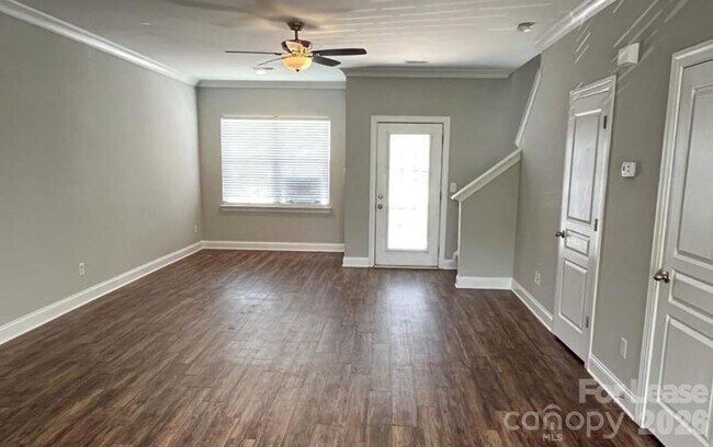 Foto del edificio - 340 Halton Crossing Dr SW