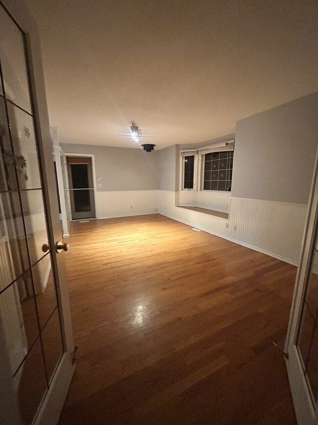 Photo du bâtiment - 7853-7826 26 Ave NW