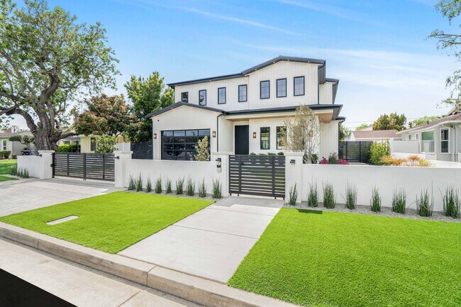 Foto del edificio - 4919 Mammoth Ave