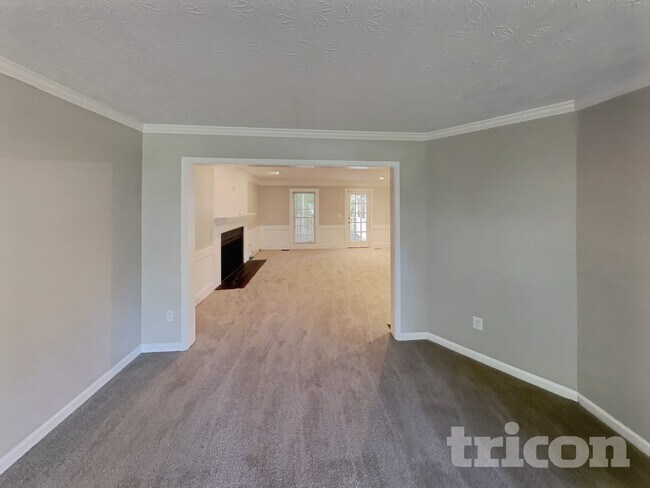 Building Photo - 1496 Oak Springs Dr