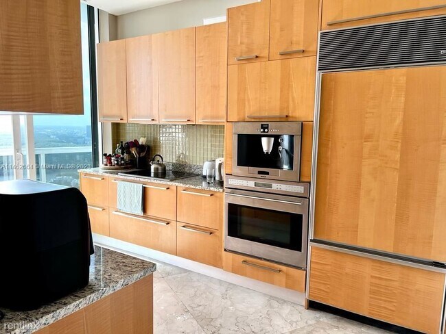 Foto del edificio - 2 br, 2 bath Condo - 16001 Collins Ave Apt...