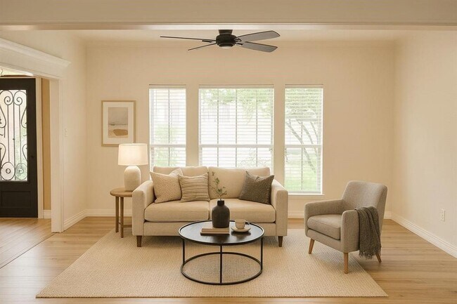 Foto del edificio - 4111 Rock Springs Dr