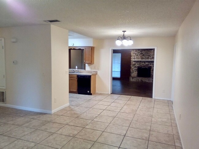 Foto del edificio - Great 3 bedrooms 2 baths single-family hom...