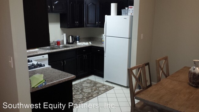 Building Photo - 330 W I St