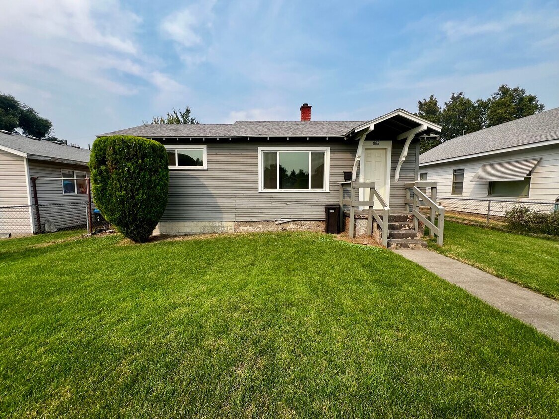 Foto principal - 806 S 15th Ave