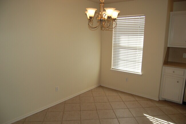 Foto del edificio - Great Updated 3/2/1 - Easy Access to Loop 289