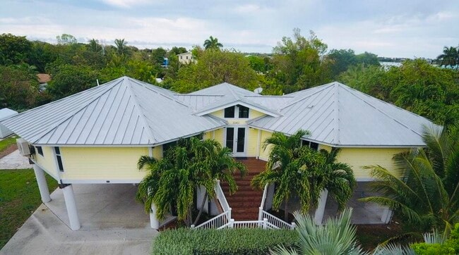 Building Photo - 30451 Hibiscus Ln