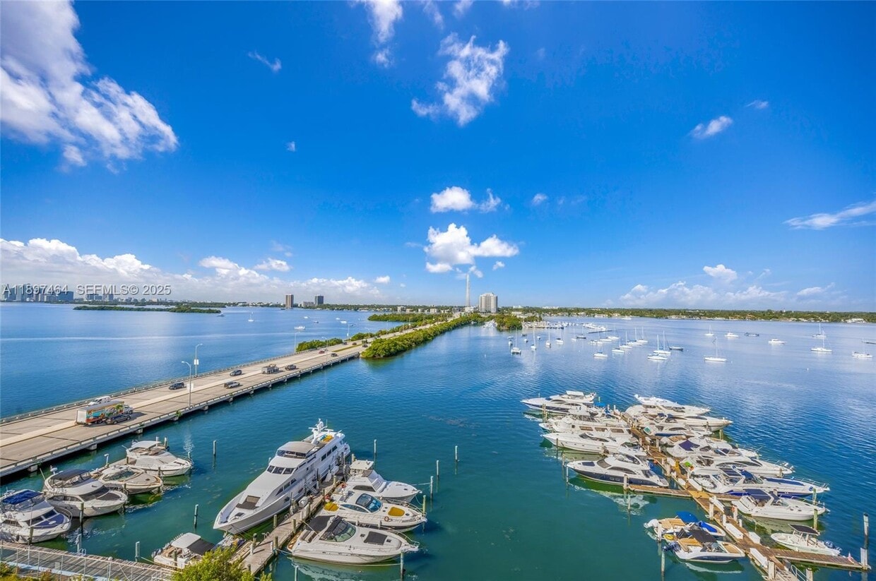 Primary Photo - 7904 West Dr