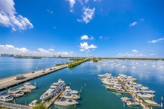 Building Photo - 7904 West Dr