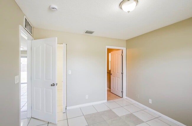 Foto del edificio - 1672 W Breezy Ln