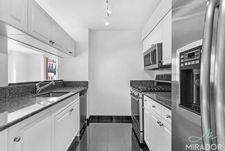 Building Photo - 60 W 23 St