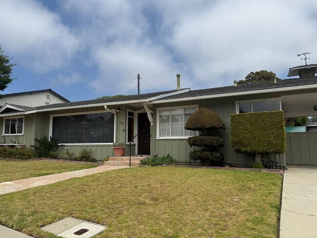 Foto del edificio - 1950's Ranch Style Home Above Ventura College