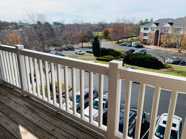 Foto del edificio - 215 S Knollwood Dr