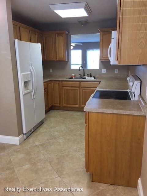 Building Photo - 2 br, 2.5 bath House - 2415 Hallerins Court