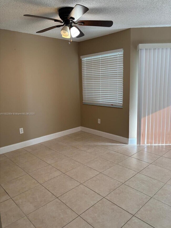 Foto del edificio - 2633 SE 20th Ct