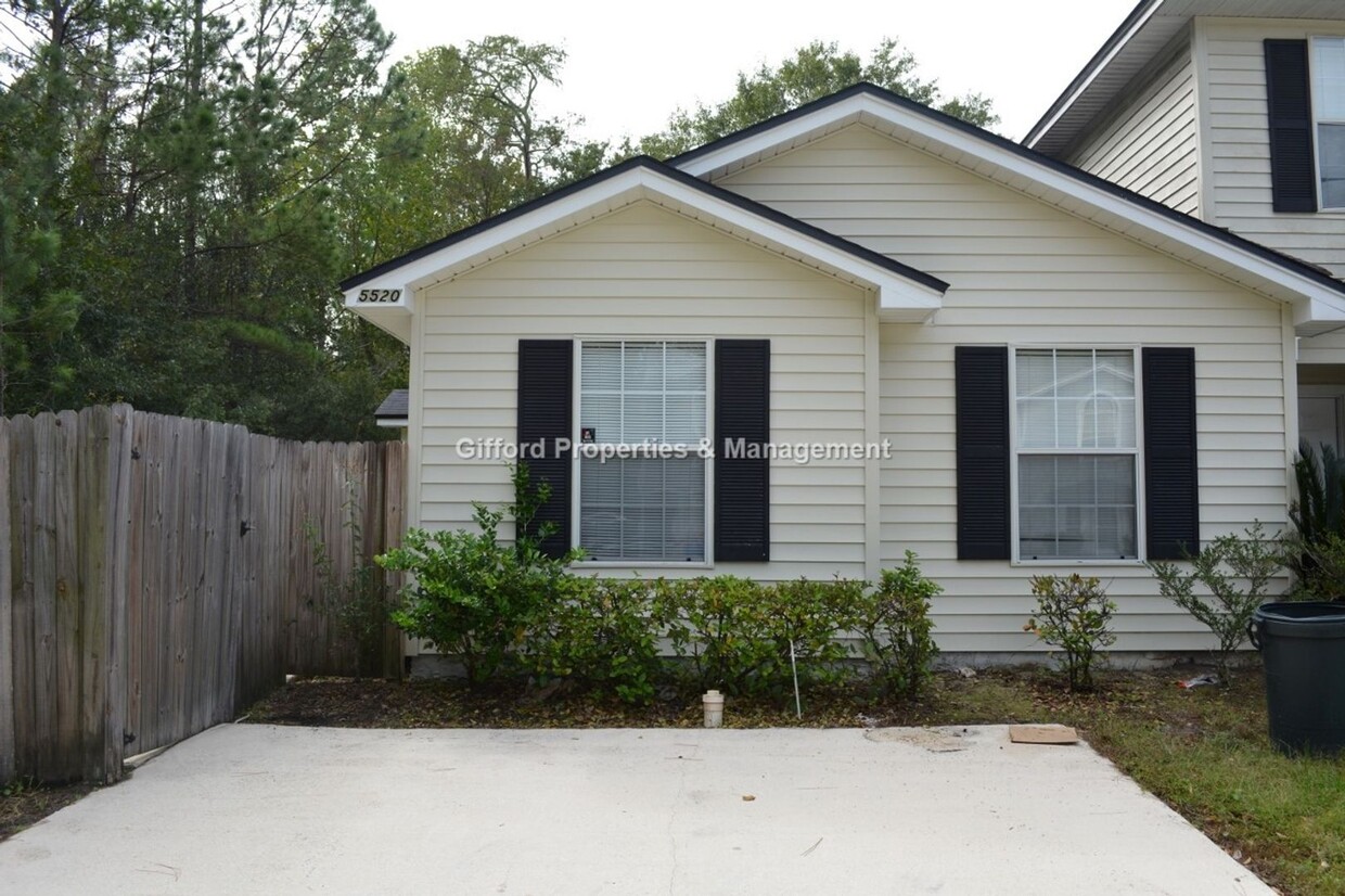 Foto principal - Well Maintained 3BR/2BA Townhome