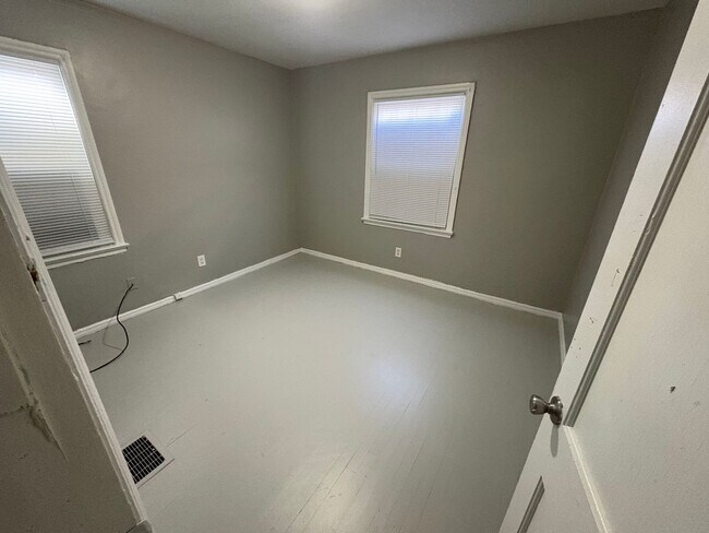 Foto del edificio - 1373 Manchester Ave