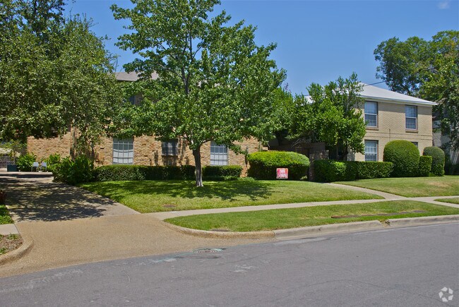 Building Photo - 3905 Hawthorne Ave