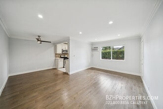 Building Photo - 7571 Willoughby Ave