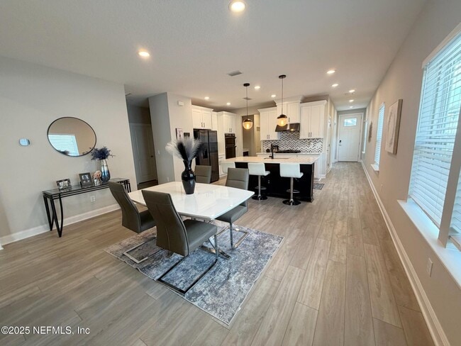 Building Photo - 72 Tarbert Ln