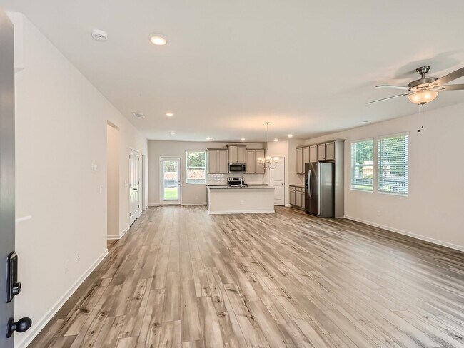 Building Photo - 1065 Thomasville Estates Rd SE