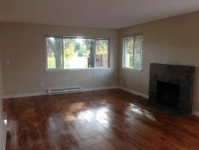 Living Room - 17276 SW Merlo Rd