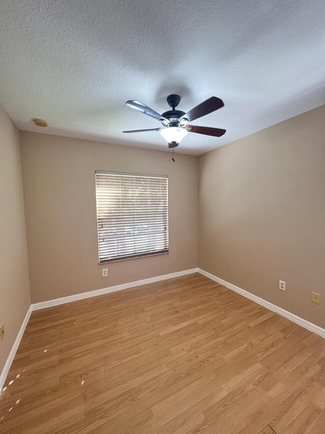 Foto del edificio - 2073 SE Glen Ridge Dr