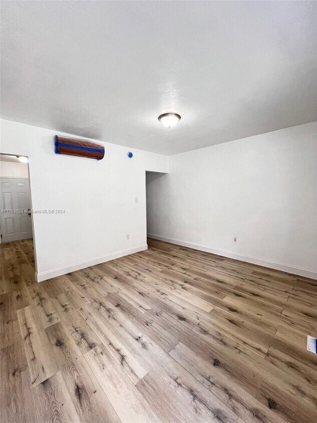 1111 Sharazad Blvd Unit 10, Opalocka, FL 33054 Room for Rent in Opa