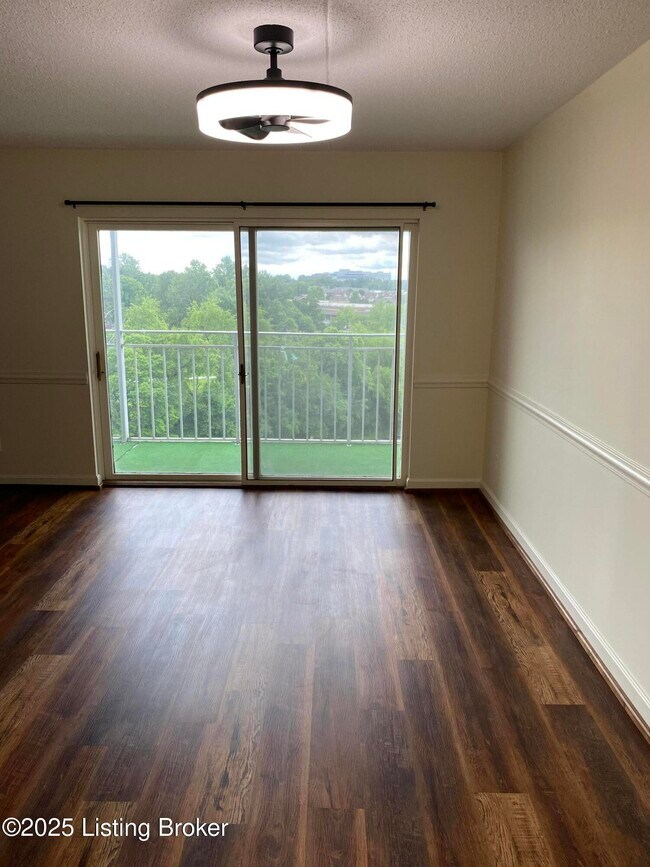 Foto del edificio - 5100 US-42