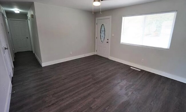 Foto del edificio - 3575 Ironwood Pl