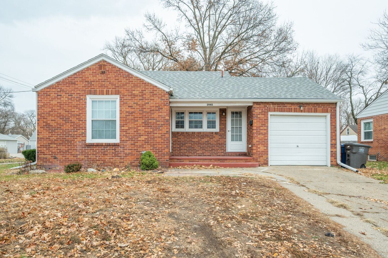 Don't Miss out on this beautiful 2 bedroom... House Rental in Des