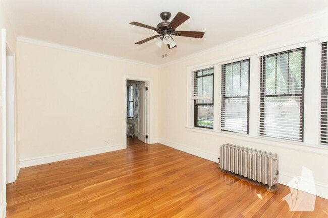 Building Photo - 1 bedroom in Chicago IL 60625