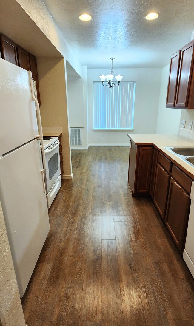 Cocina - Mountain View Duplexes, Ponderay, LLC