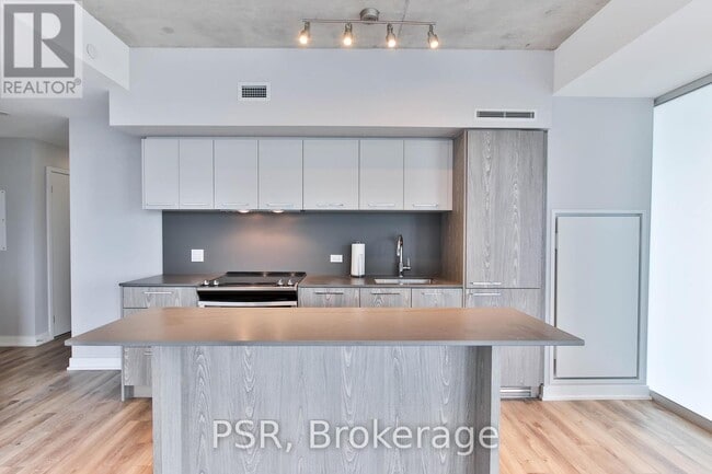 Building Photo - 25 Baseball Pl