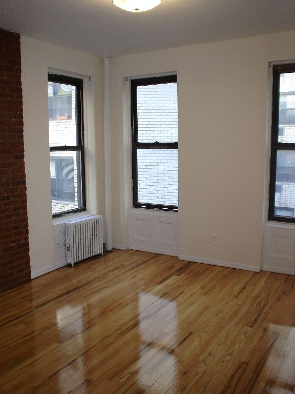 Primary Photo - 444 W 58th St