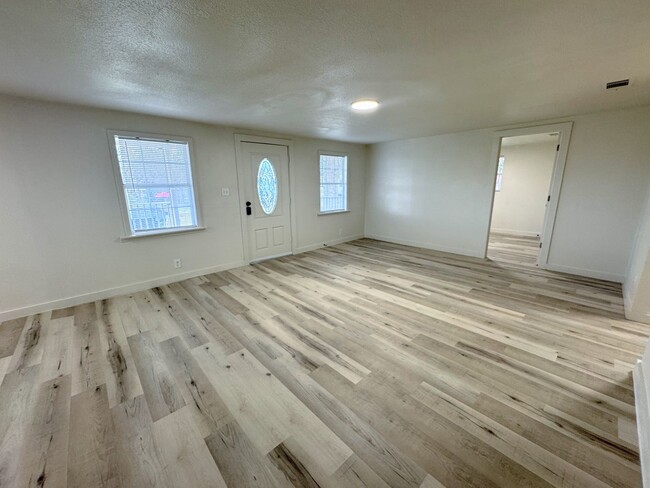 Foto del edificio - $600 OFF First Month!