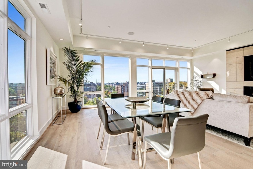 Foto principal - 1468 Belmont St NW
