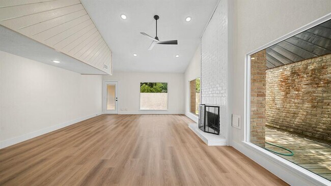 Building Photo - 16603 Neumann Dr