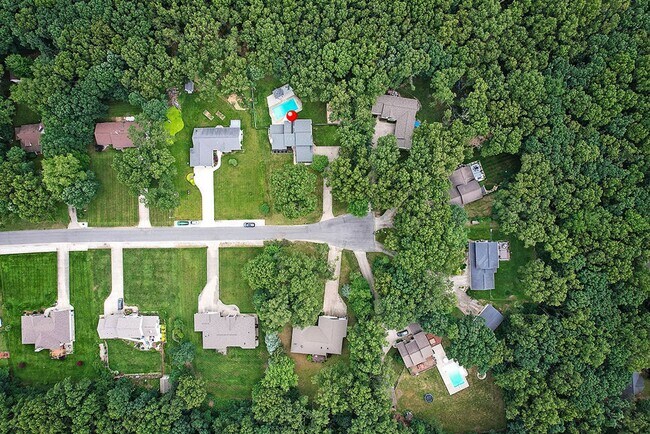 Building Photo - 3306 N Riverwood Dr