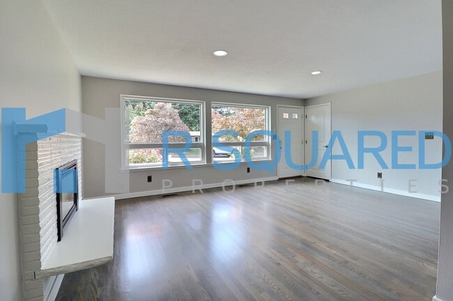 Building Photo - 12104 6th Ave SW