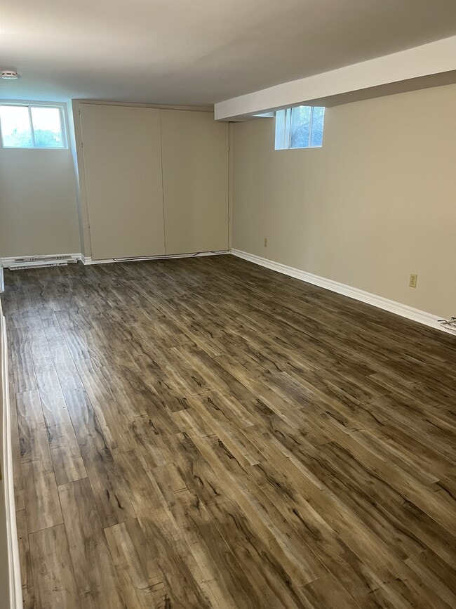 Building Photo - 381 D'Arcy St