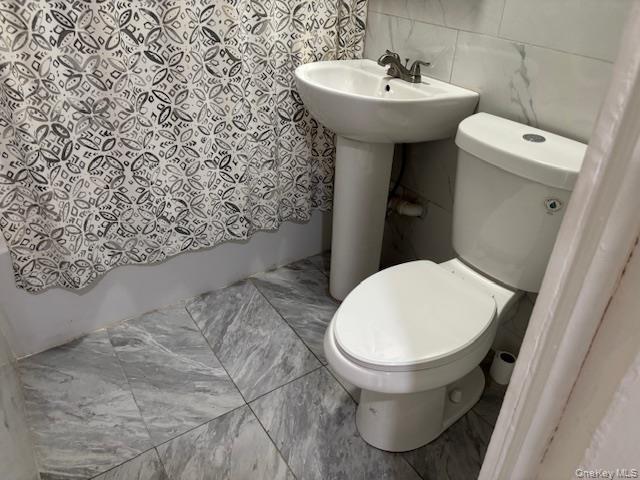 Foto del edificio - 688 E 43rd St