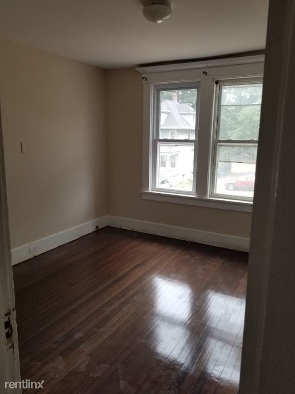 Foto del edificio - 6 br, 2 bath House - 17 N 22nd St
