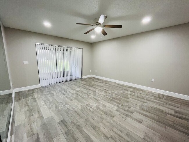 Foto del edificio - 6041 Topher Trail