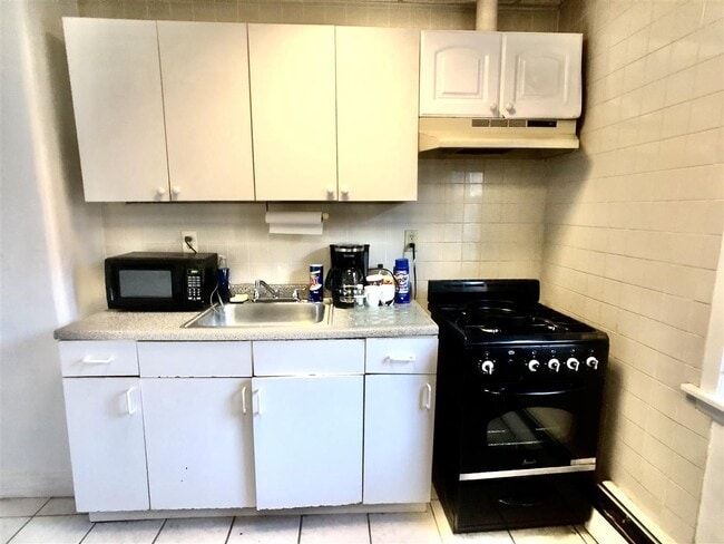 Building Photo - 16 Beacon Ave